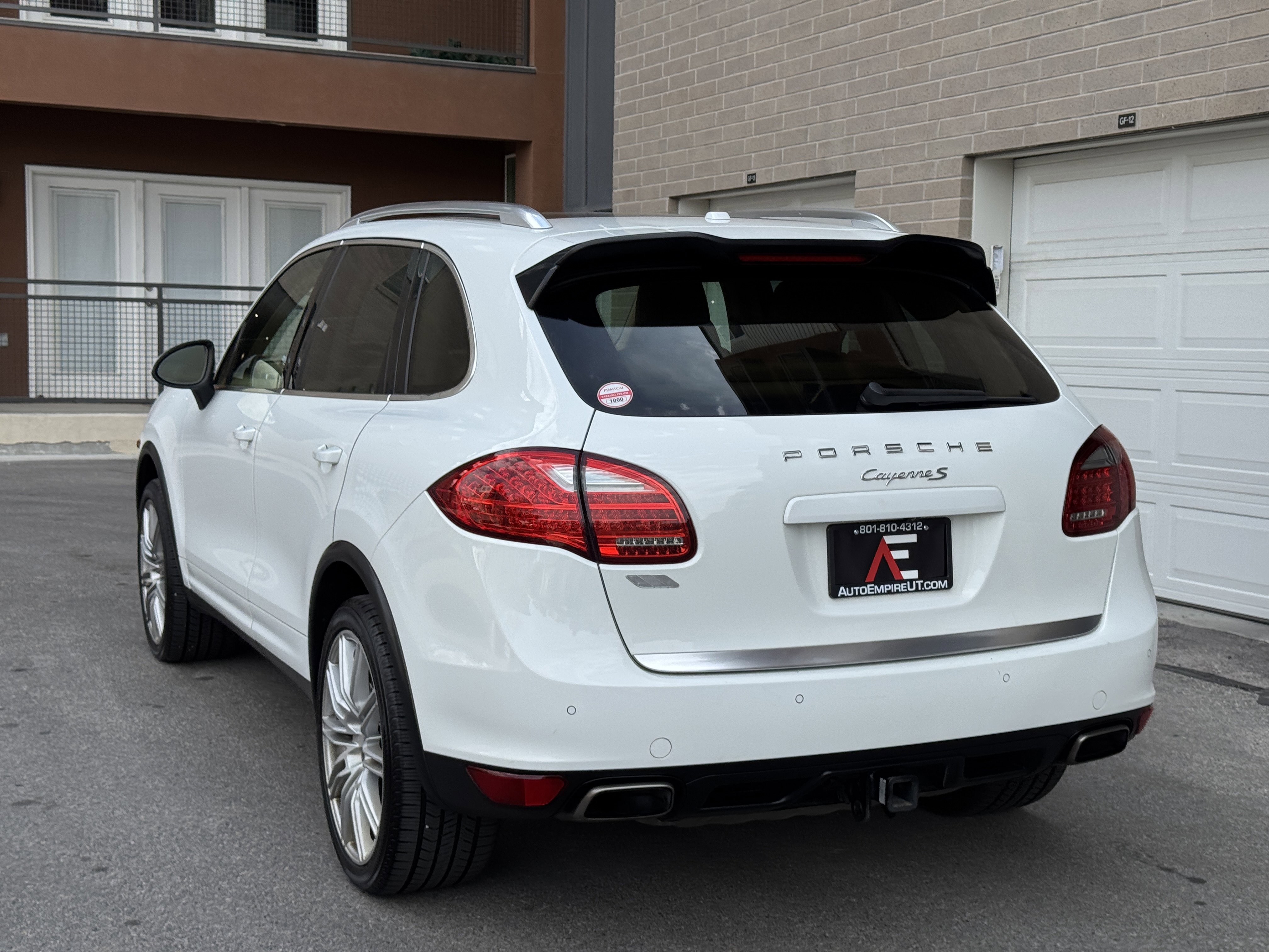 Used 2012 Porsche Cayenne S image 3