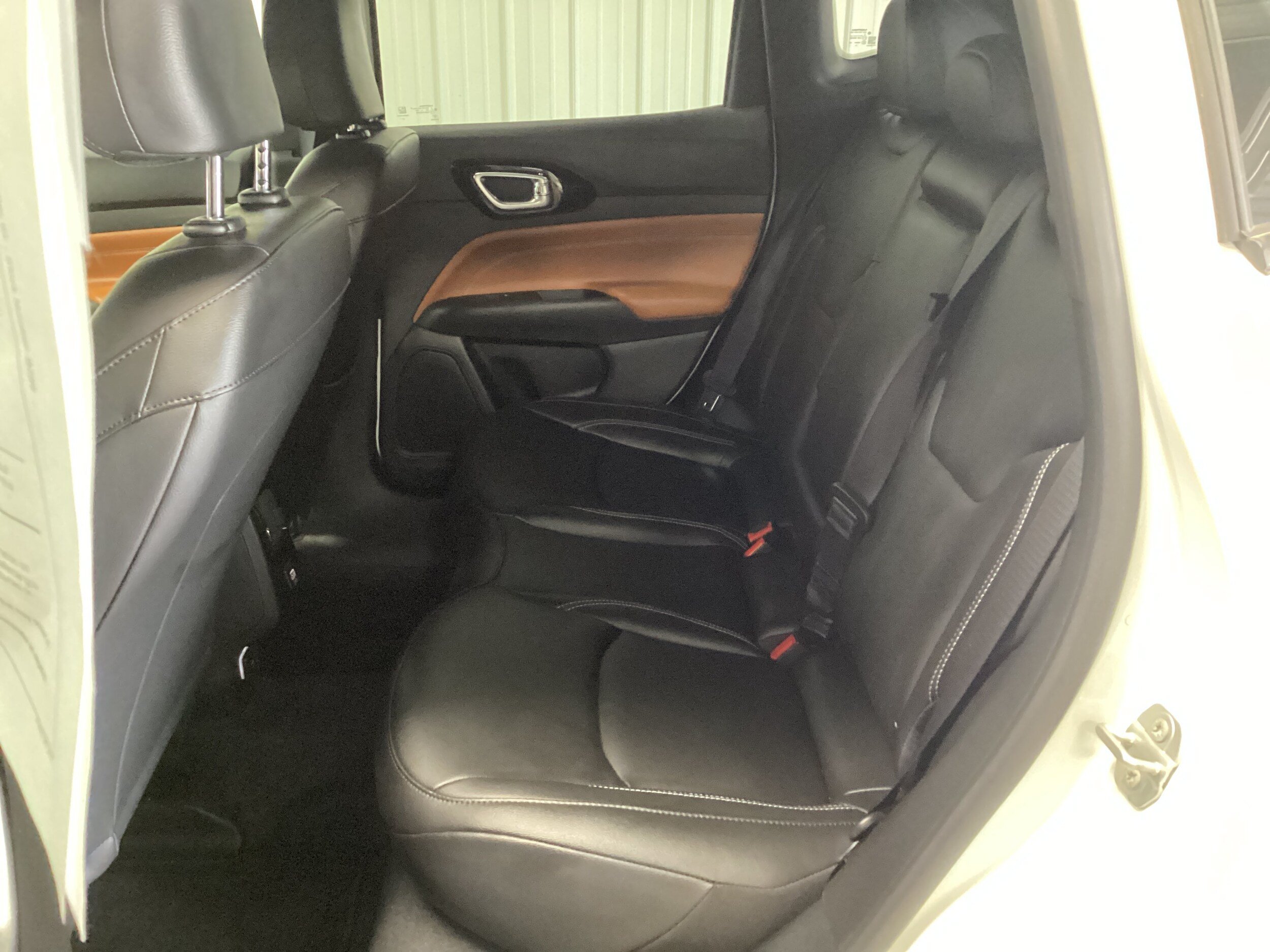 Used 2025 Jeep Compass Limited AWD/4WD image 32