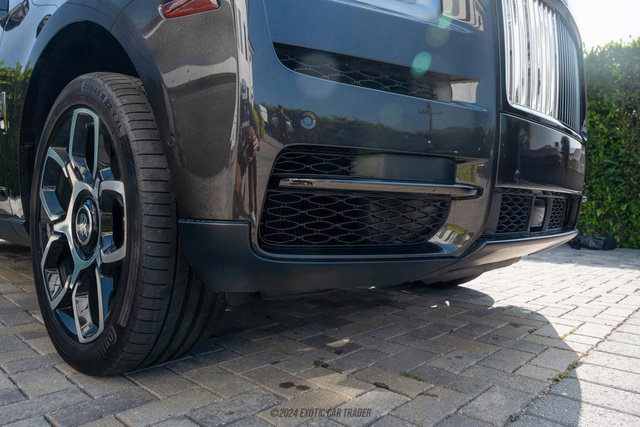 Used 2020 Rolls-Royce Cullinan Black Badge image 82