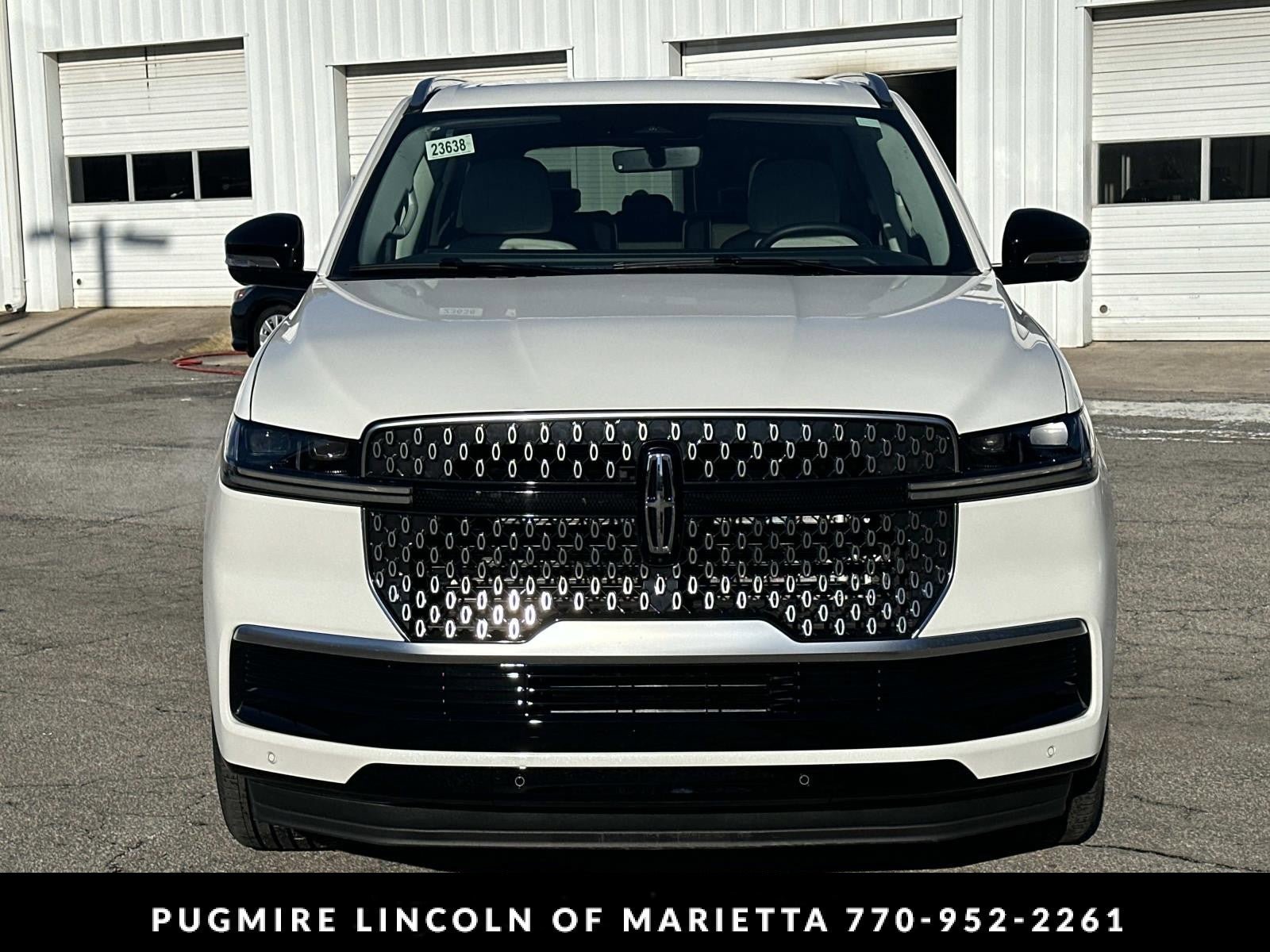 New 2026 Lincoln Navigator Reserve AWD/4WD image 2