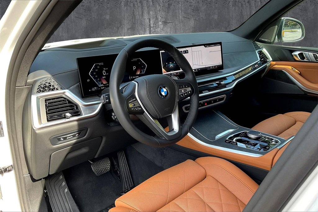 Used 2026 BMW X5 xDrive50e w/ Climate Comfort Package image 14