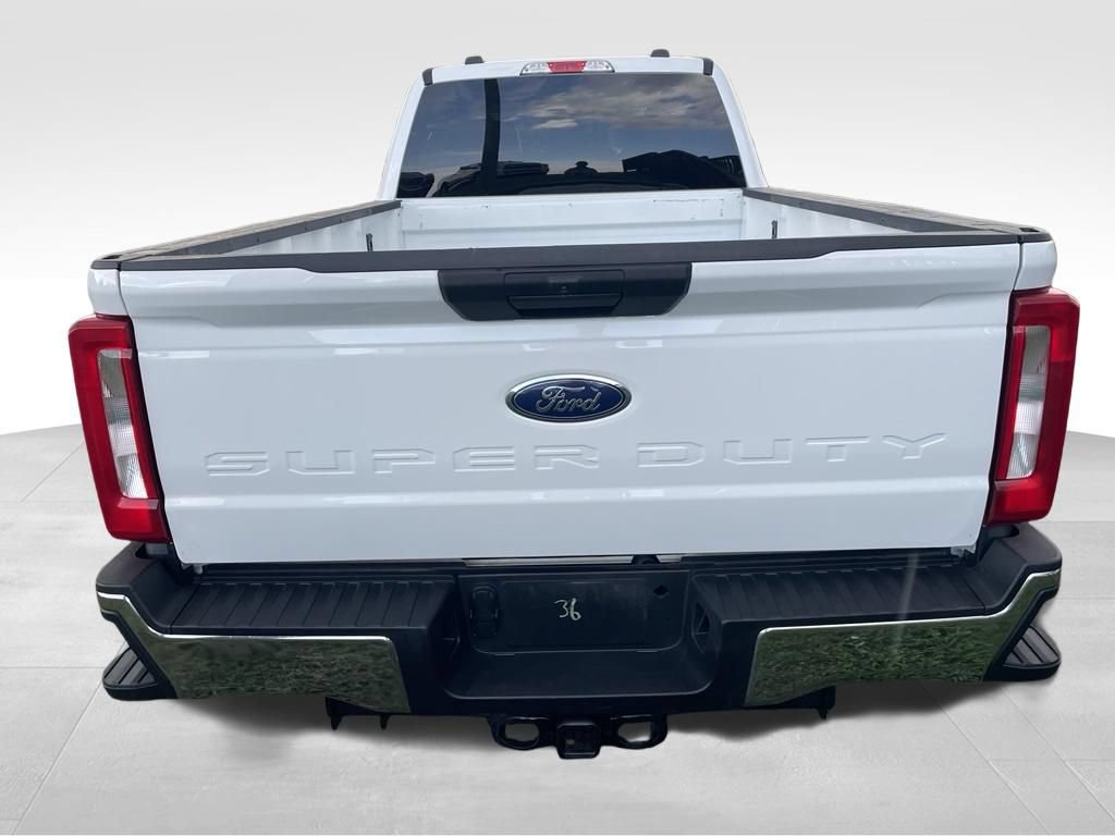 Used 2024 Ford F350 XLT AWD/4WD image 11