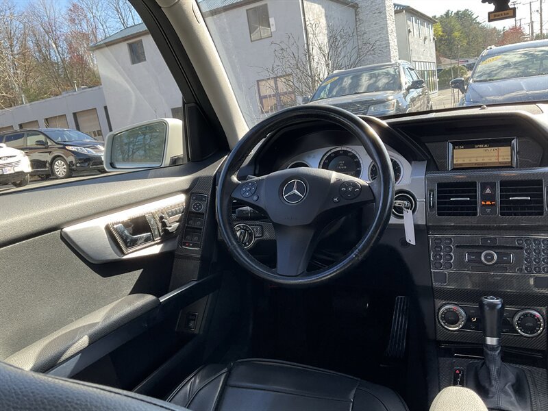 Used 2010 Mercedes-Benz GLK 350 4MATIC image 15