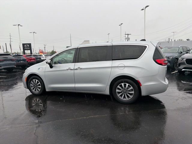 Used 2023 Chrysler Pacifica Touring-L FWD image 15
