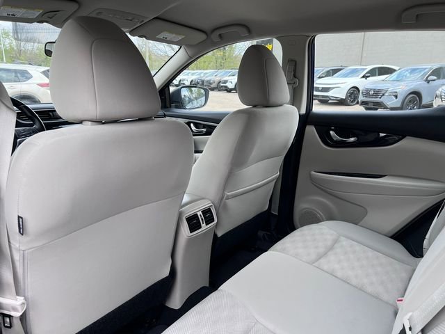 Used 2021 Nissan Rogue Sport SV AWD/4WD image 27