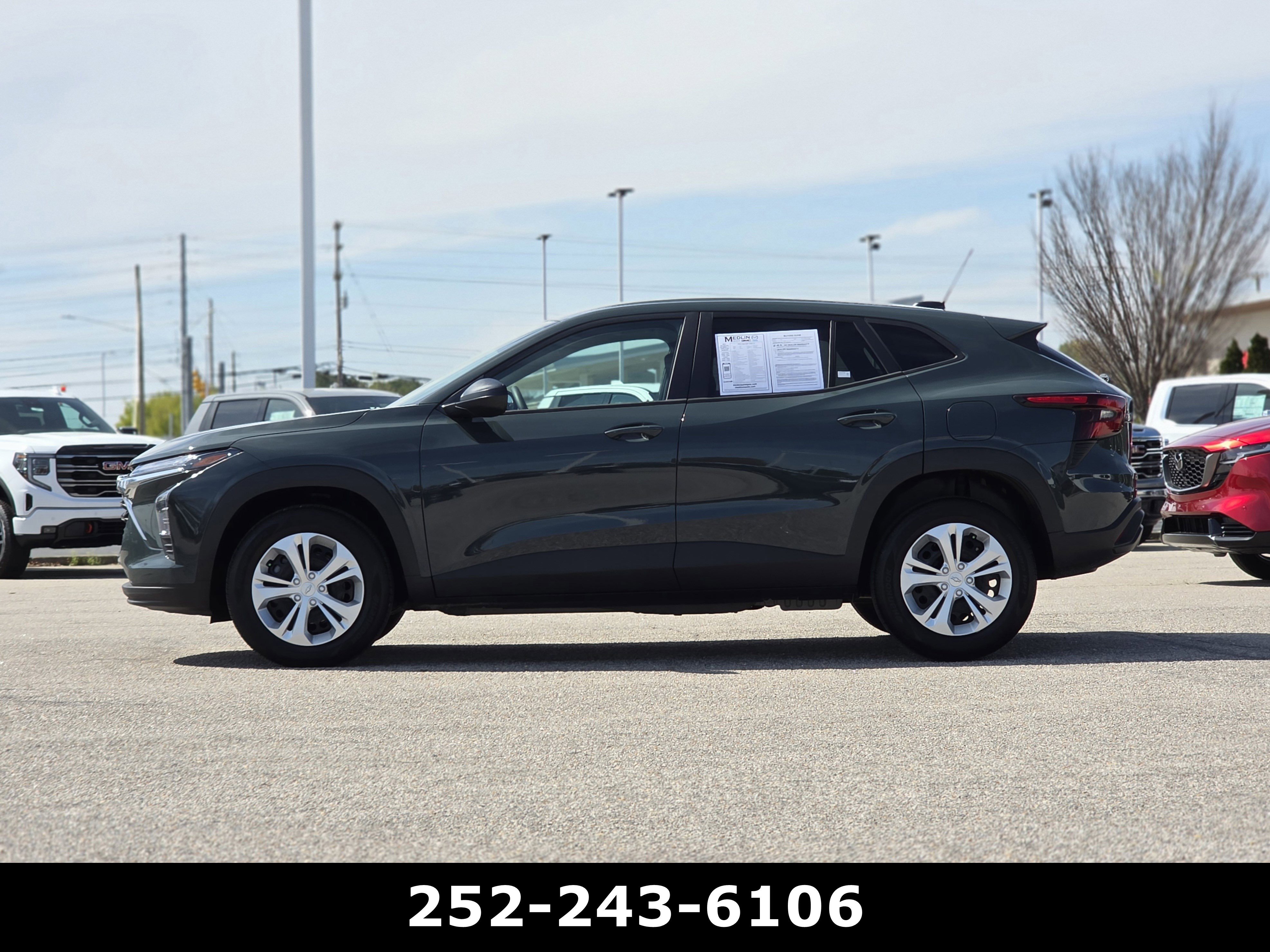 Used 2026 Chevrolet Trax LS FWD image 4