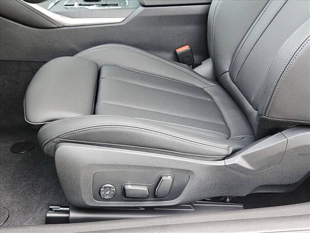 Certified 2025 BMW 430i Coupe w/ M Sport Package RWD image 4