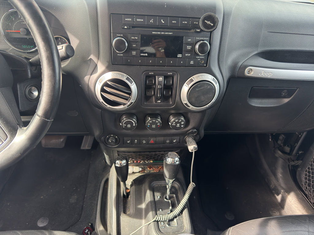 Used 2015 Jeep Wrangler Unlimited Sahara w/ Dual Top Group AWD/4WD image 8