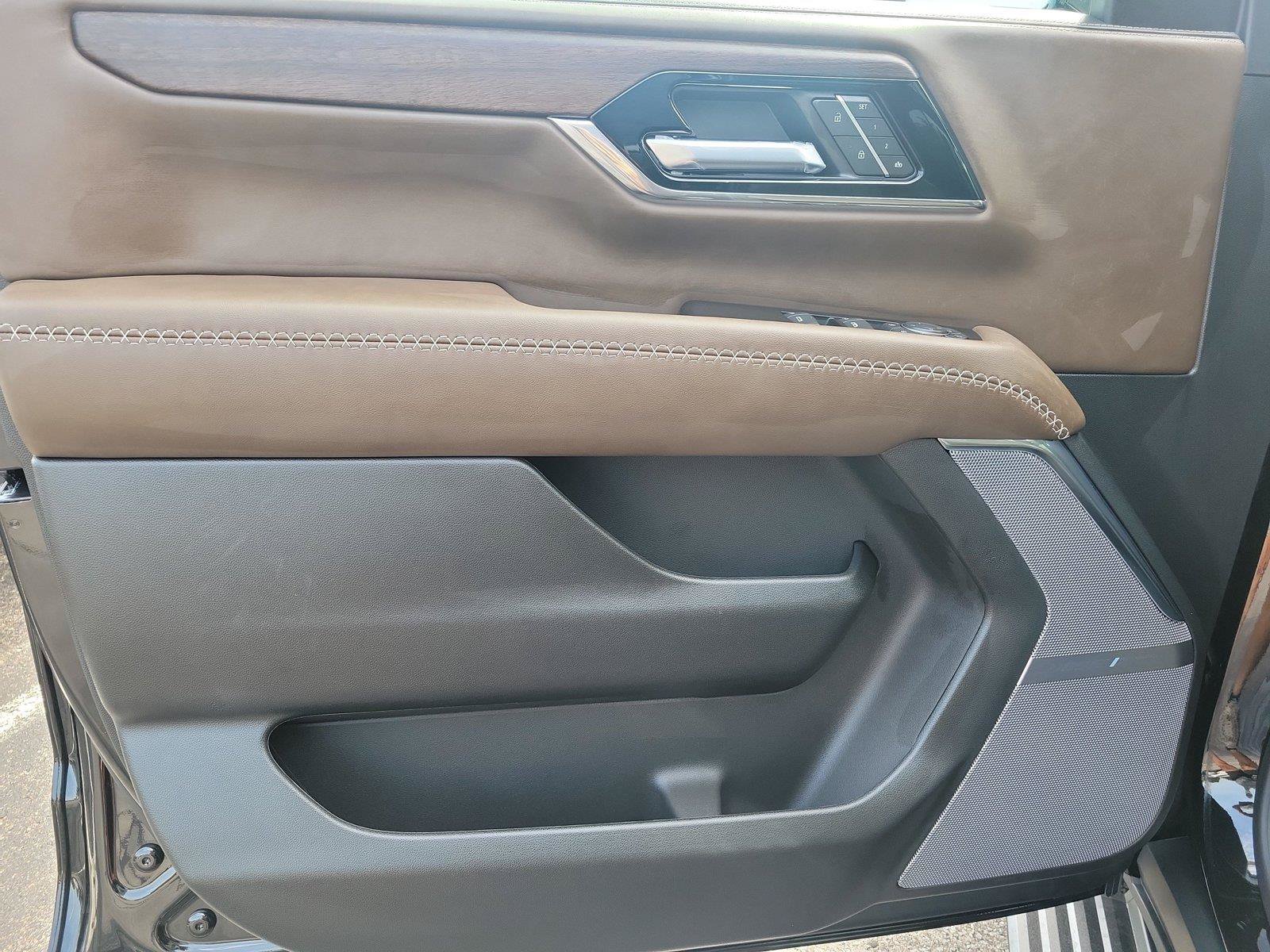 New 2026 GMC Yukon XL Denali Ultimate AWD/4WD image 19