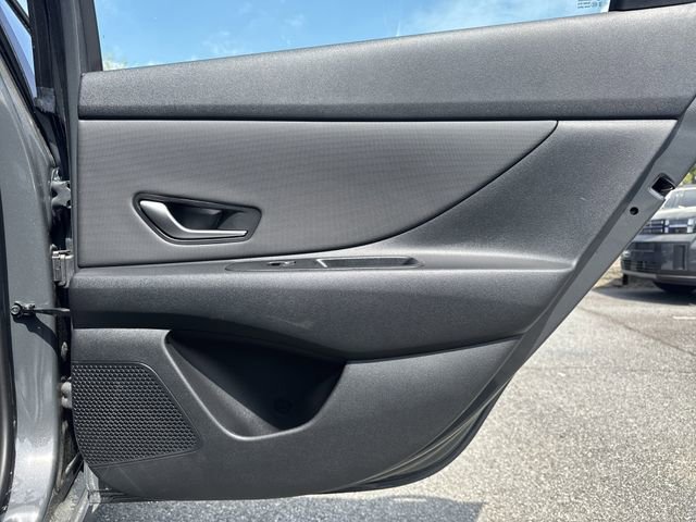 Certified 2025 Hyundai Elantra SEL FWD image 16