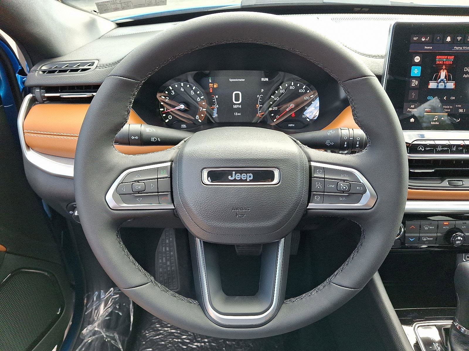 New 2025 Jeep Compass Limited image 12