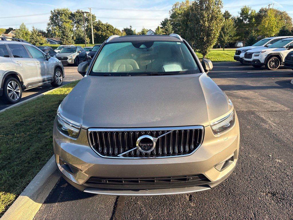 Used 2021 Volvo XC40 T5 Inscription w/ Advanced Package AWD/4WD image 2