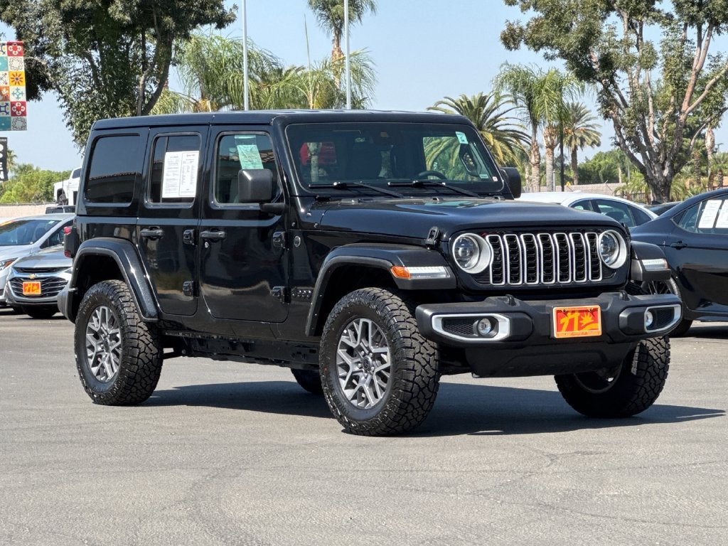 Used 2025 Jeep Wrangler Unlimited Sahara AWD/4WD image 7