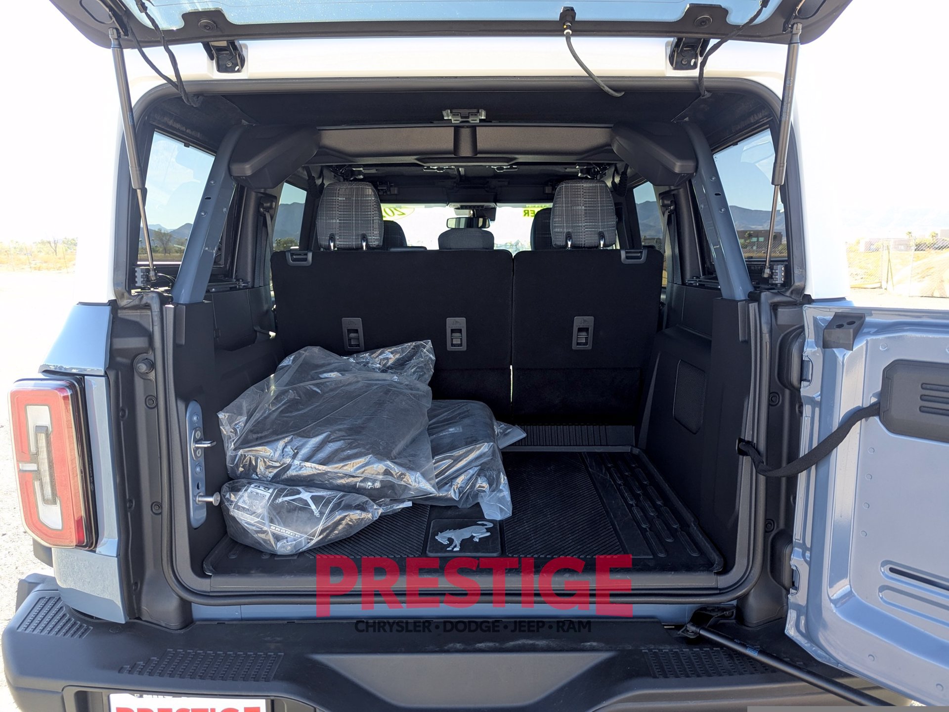 Used 2023 Ford Bronco Heritage Edition AWD/4WD image 8
