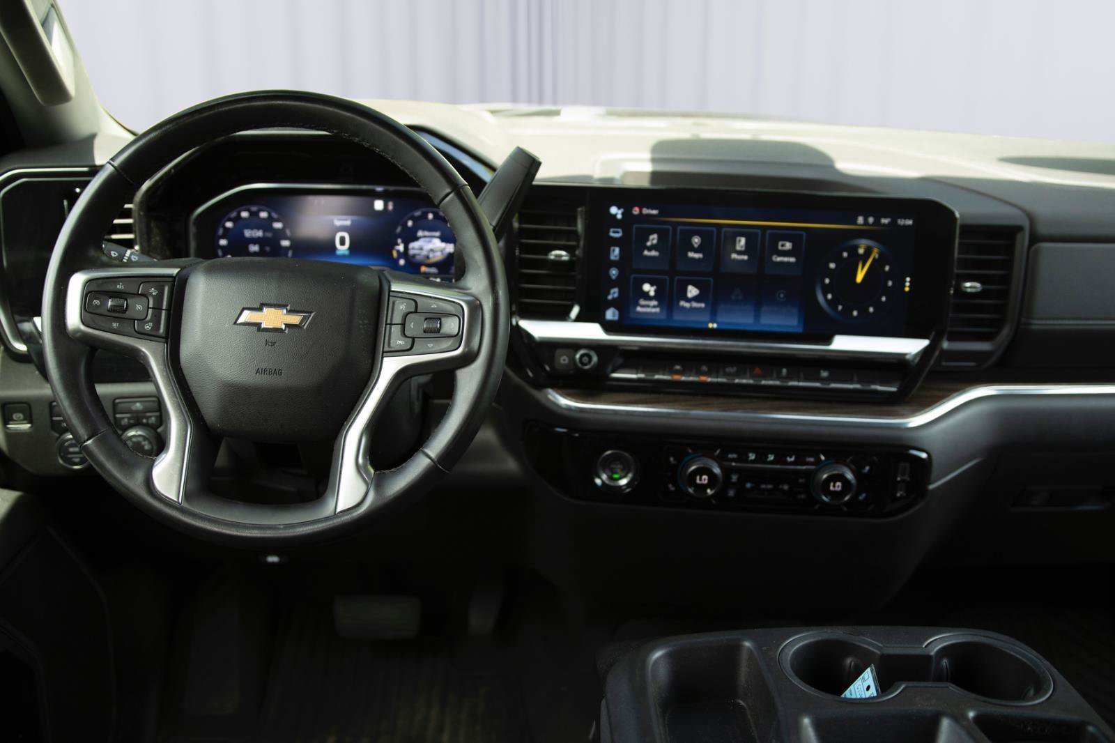 Used 2023 Chevrolet Silverado 1500 LT AWD/4WD image 3