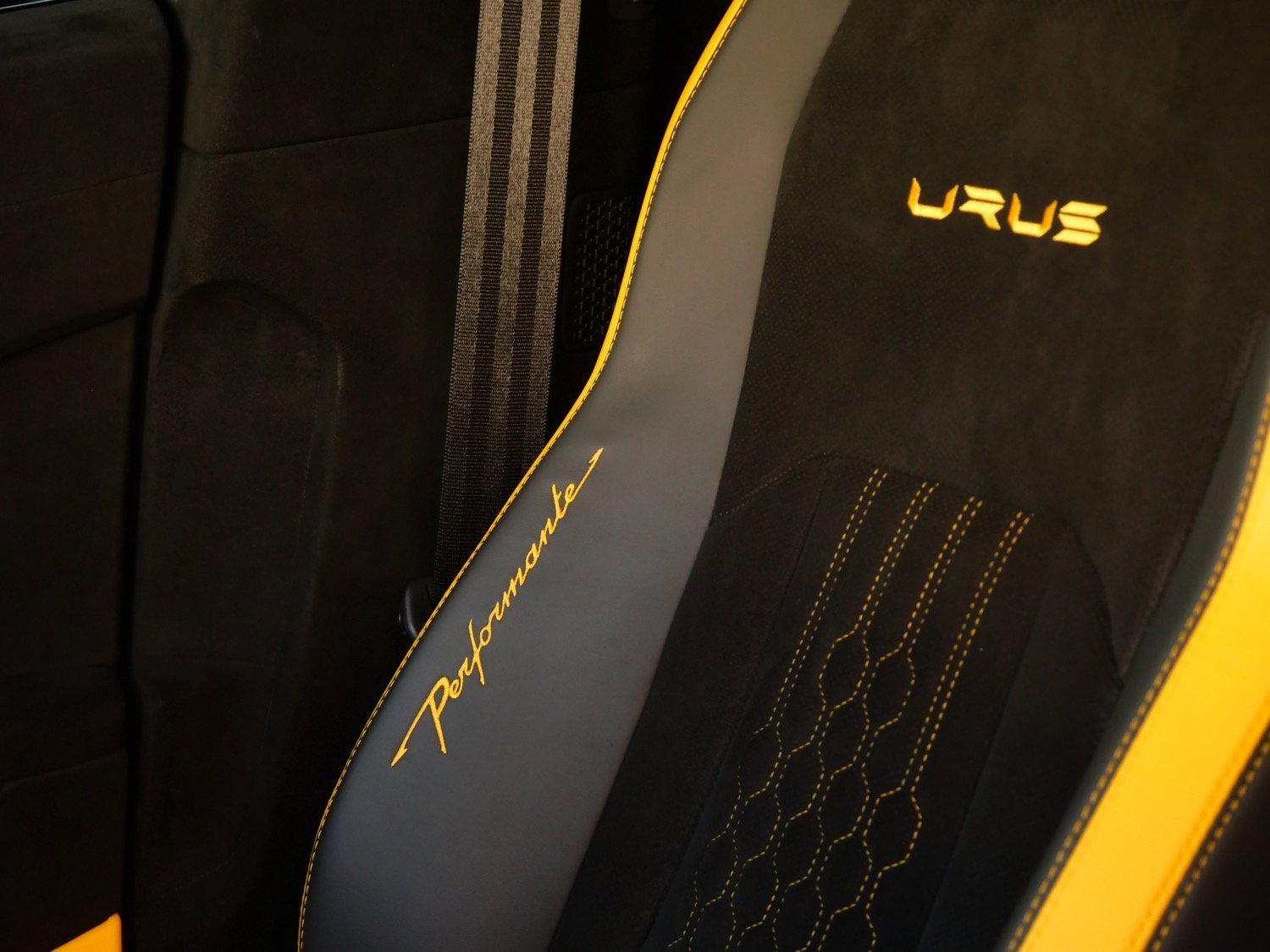 Used 2024 Lamborghini Urus Performante image 23