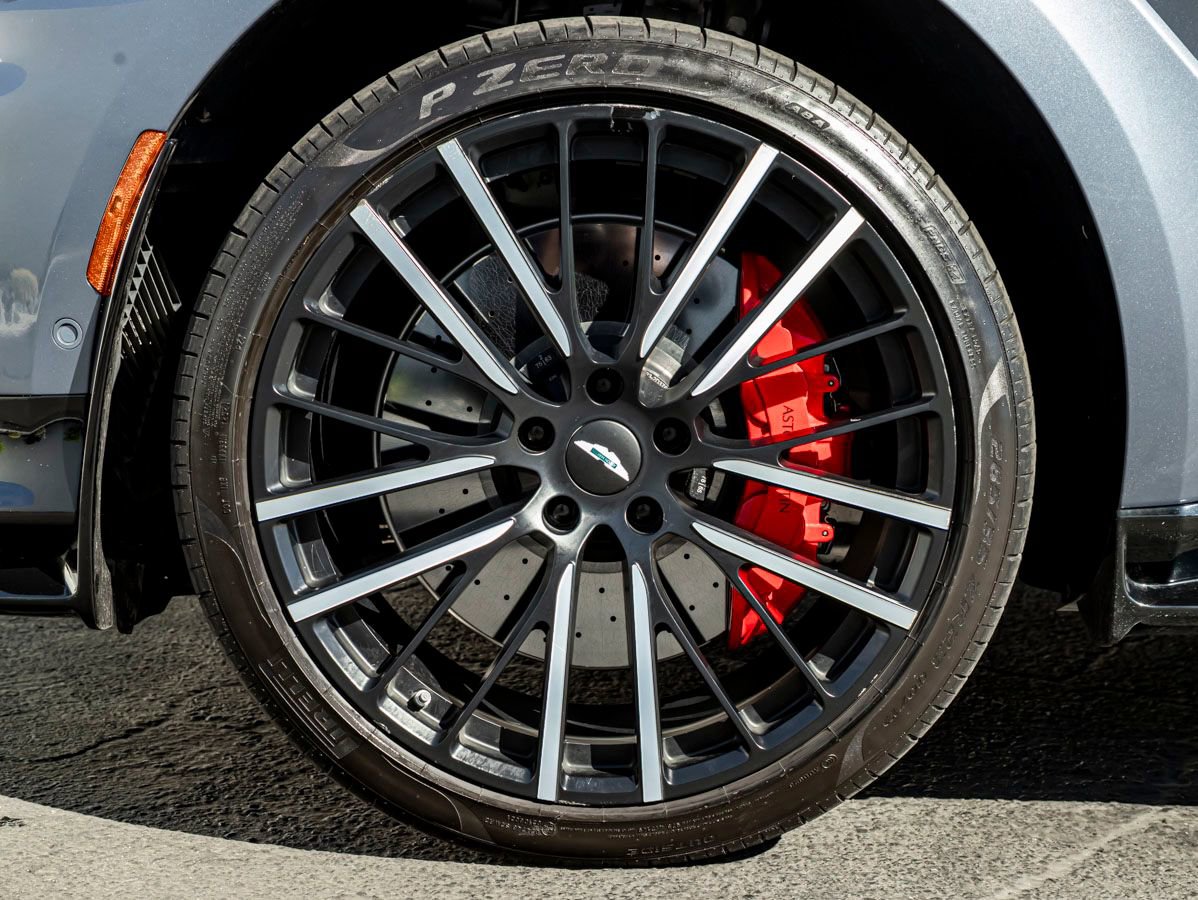Used 2025 Aston Martin DBX 707 image 4