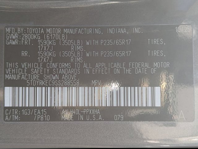 Used 2025 Toyota Sienna XLE FWD image 27