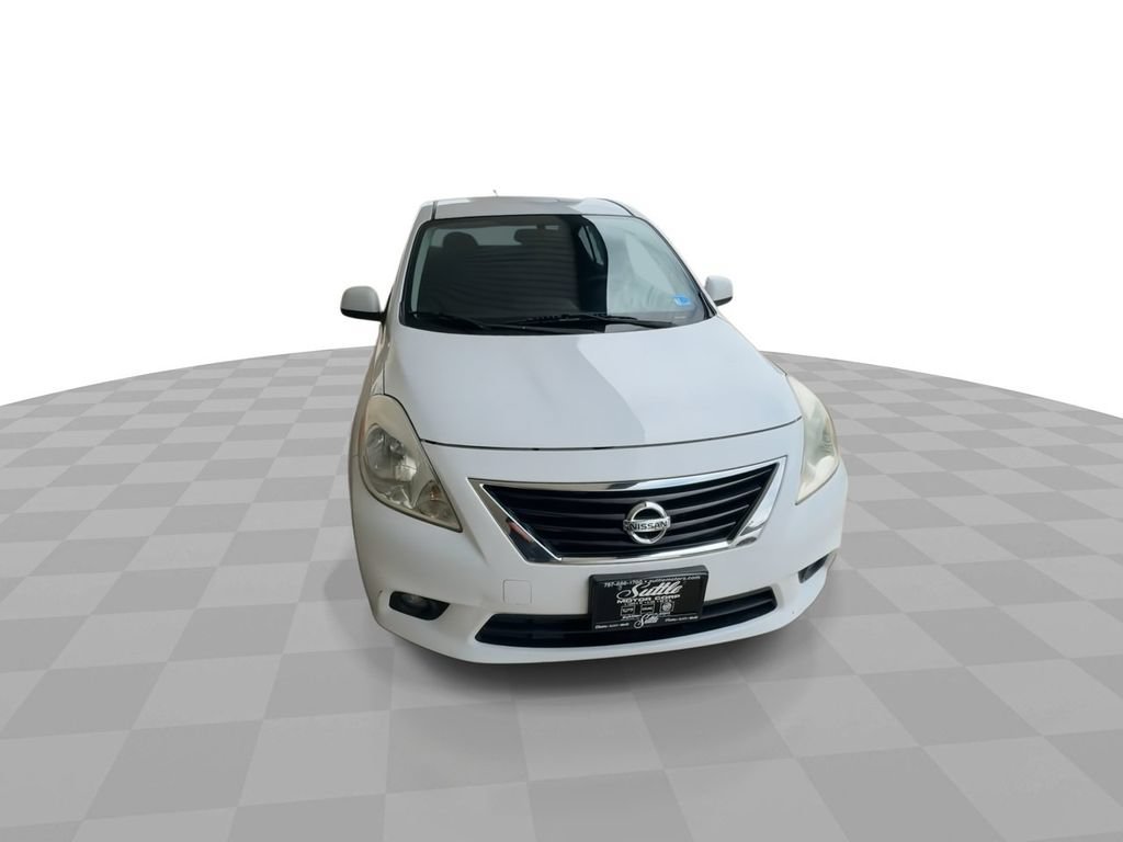 Used 2013 Nissan Versa FWD image 3