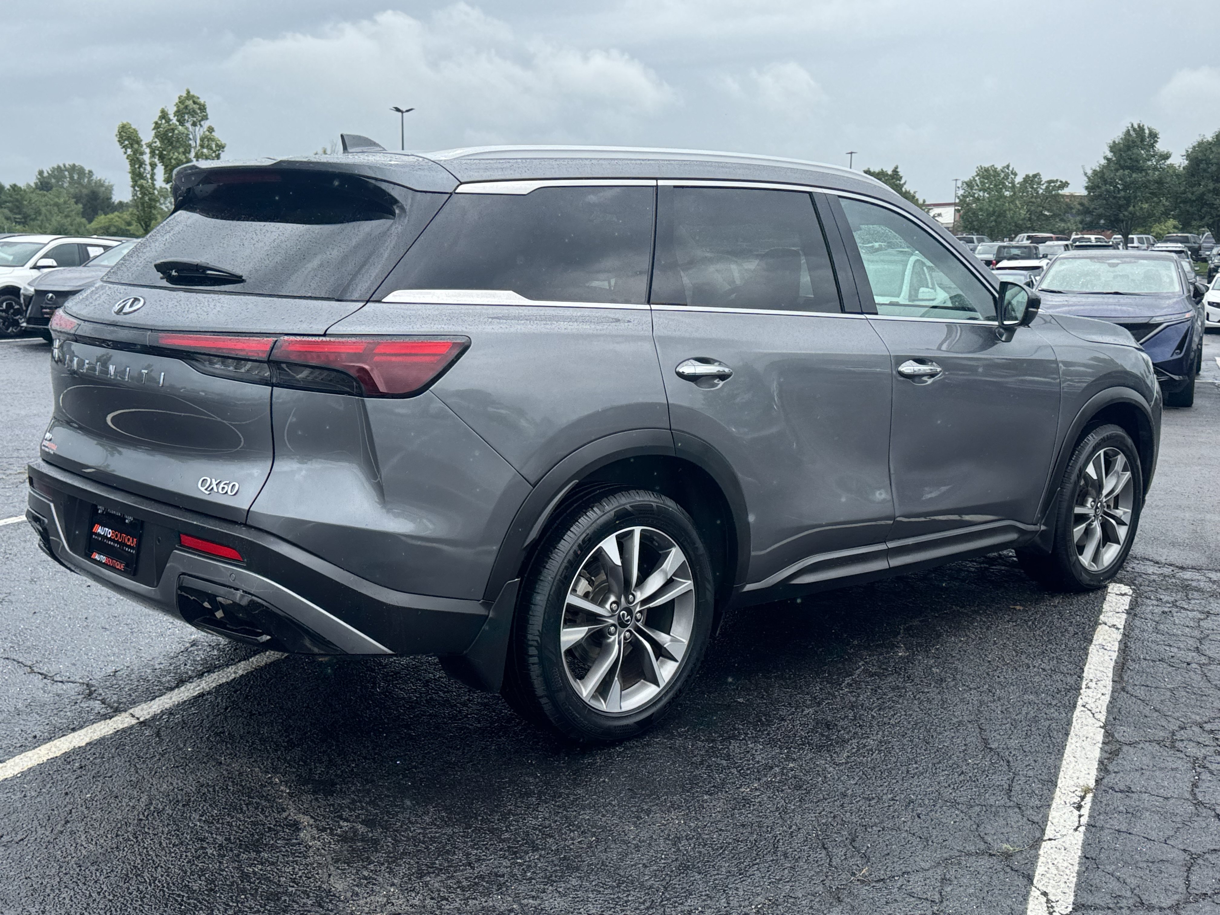 Used 2023 INFINITI QX60 Luxe AWD/4WD image 14