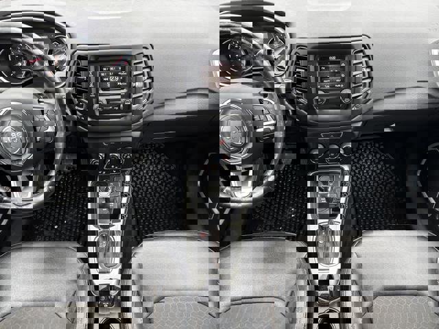 Used 2018 Jeep Compass Latitude w/ Cold Weather Group image 17