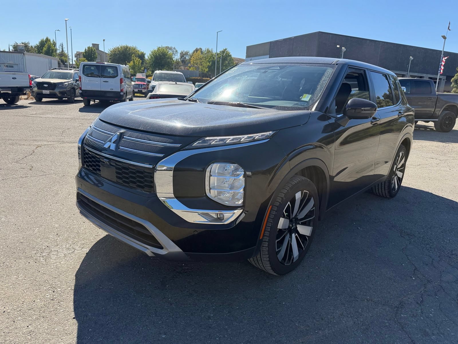 Used 2025 Mitsubishi Outlander SE FWD video 1