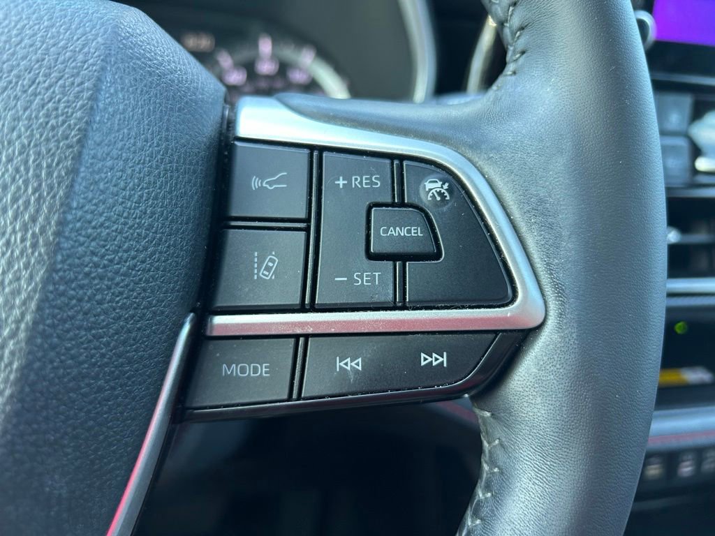 Certified 2024 Toyota Highlander XSE FWD image 21