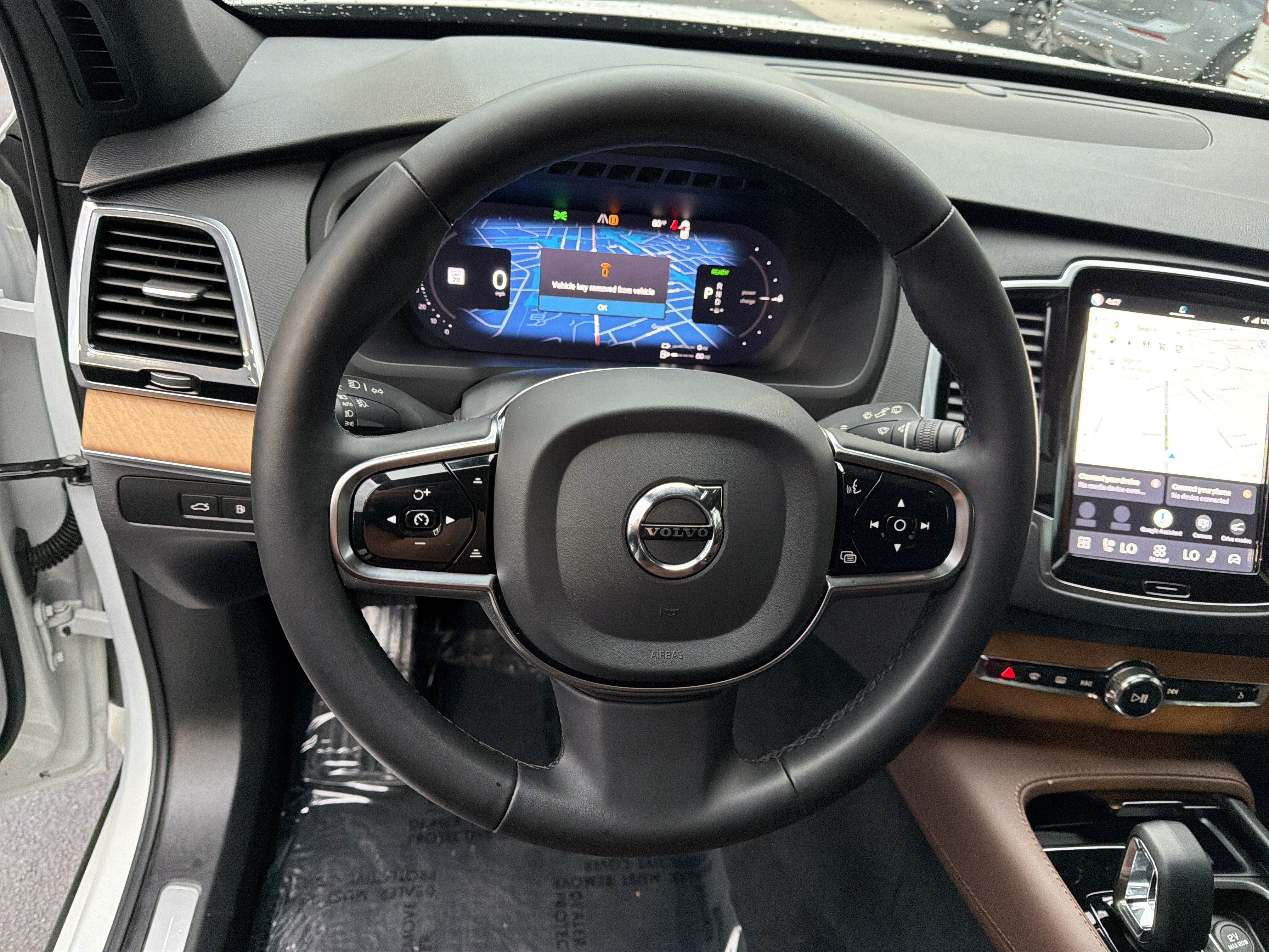 Certified 2024 Volvo XC90 T8 Plus w/ Protection Package Premier AWD/4WD image 18