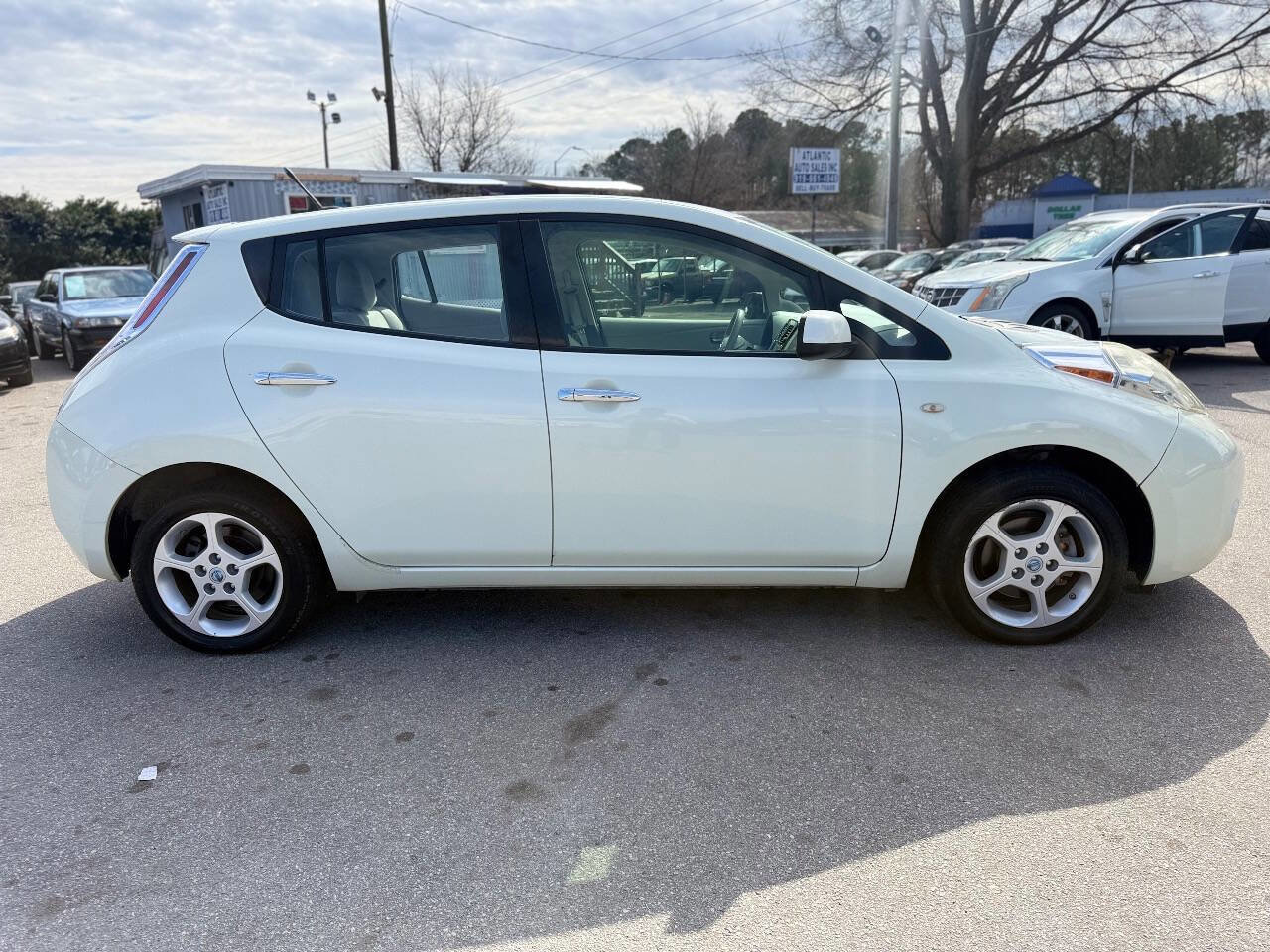 Used 2012 Nissan Leaf SV image 8