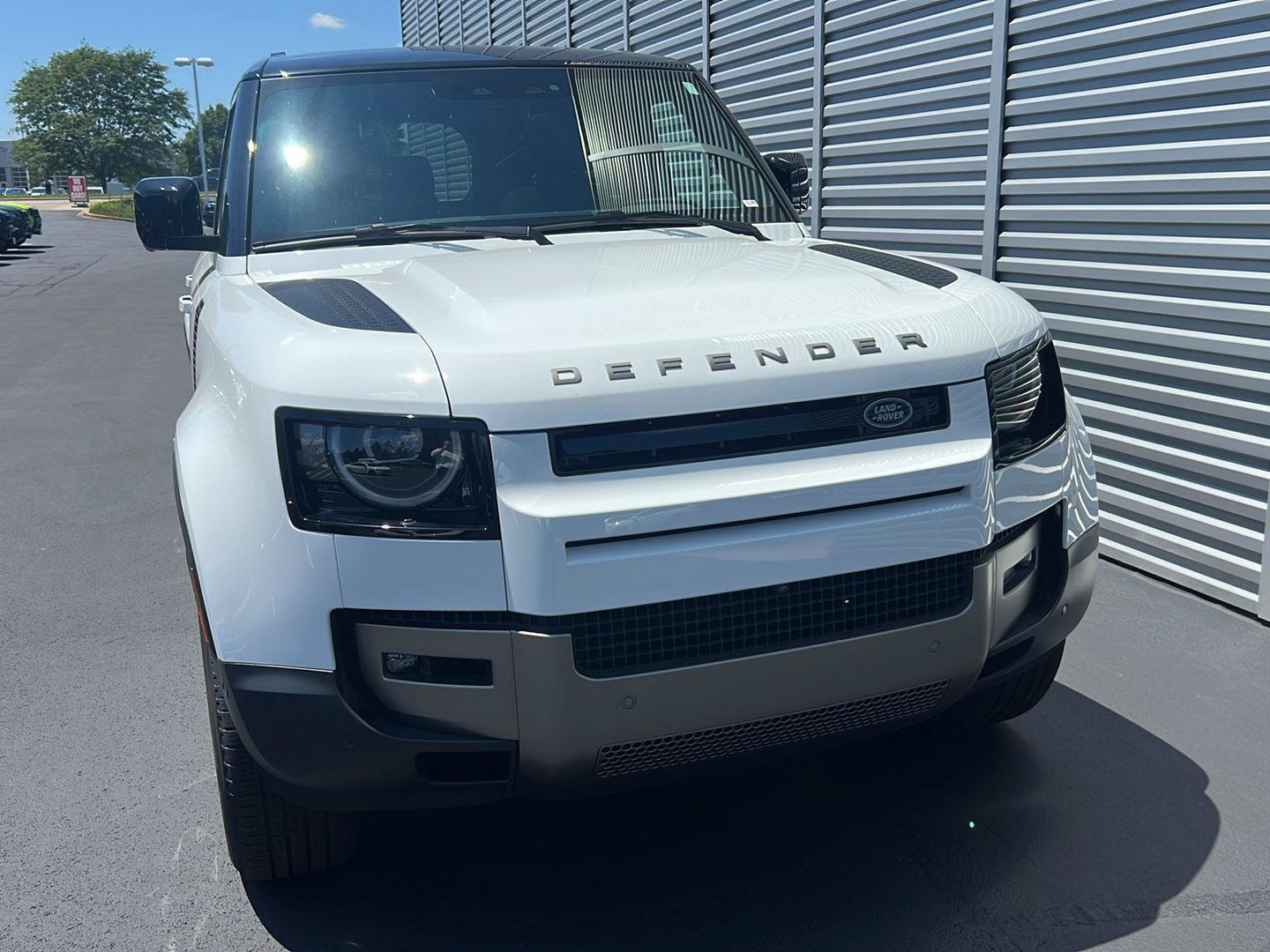 New 2026 Land Rover Defender 110 S AWD/4WD image 8