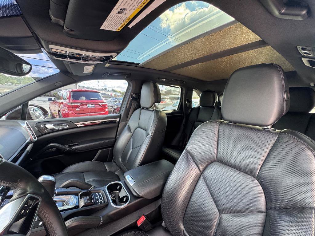 Used 2016 Porsche Cayenne S AWD/4WD image 17