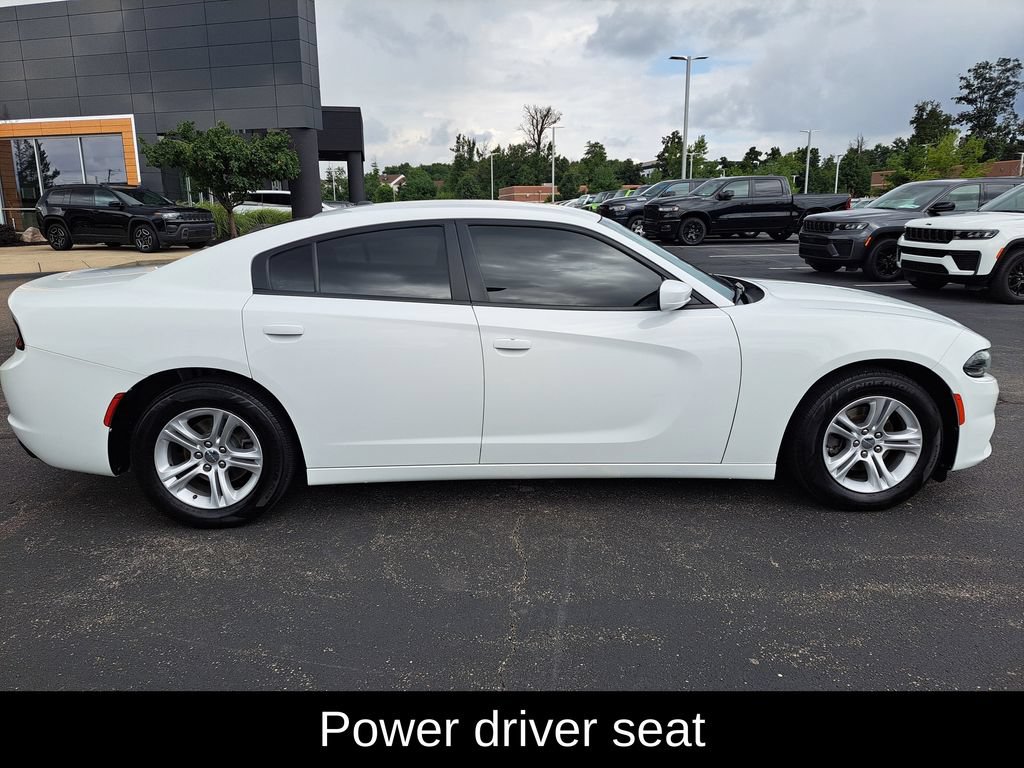 Used 2020 Dodge Charger SXT RWD image 2
