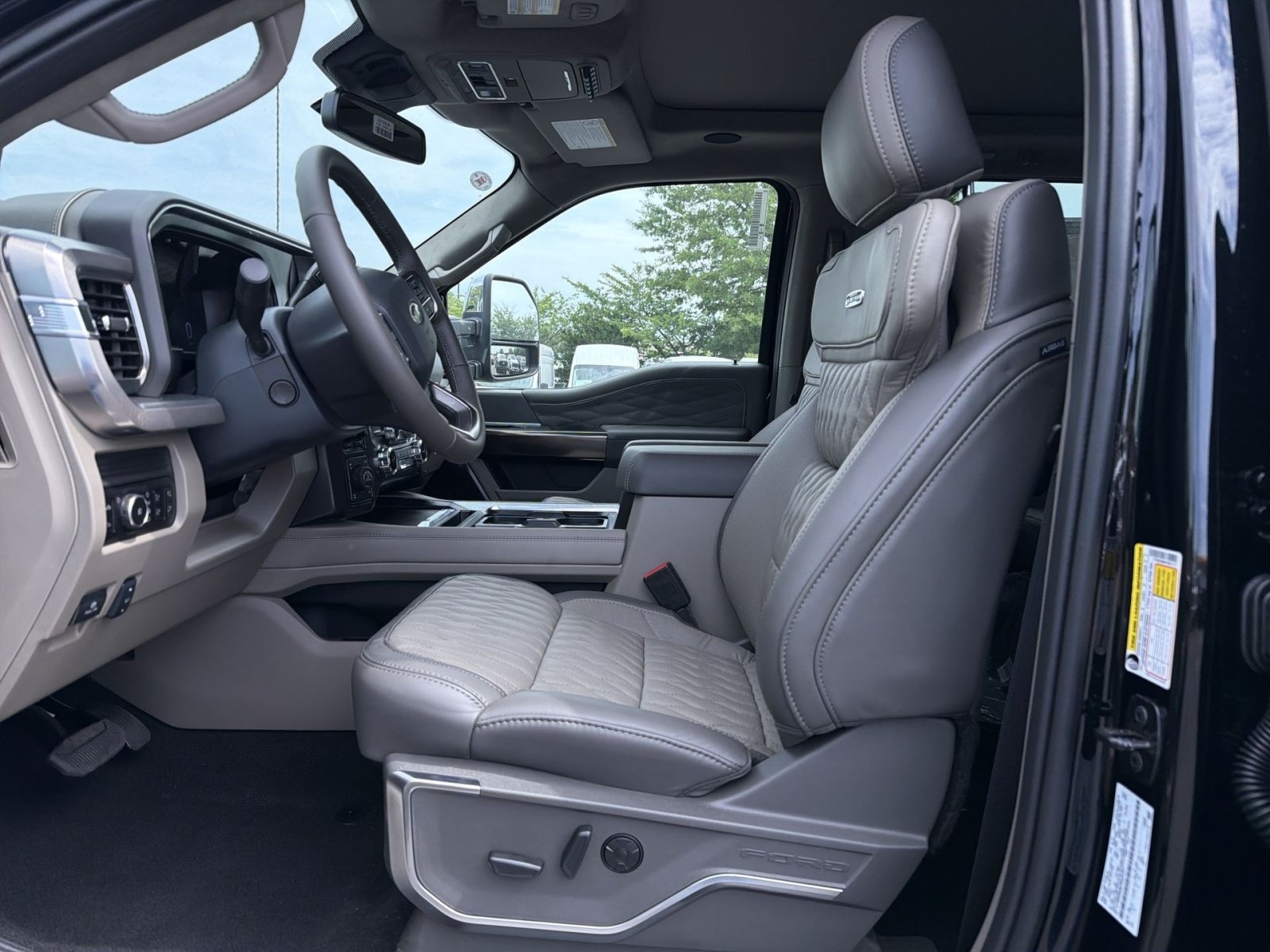 New 2026 Ford F350 Platinum w/ Platinum Plus Package AWD/4WD image 25