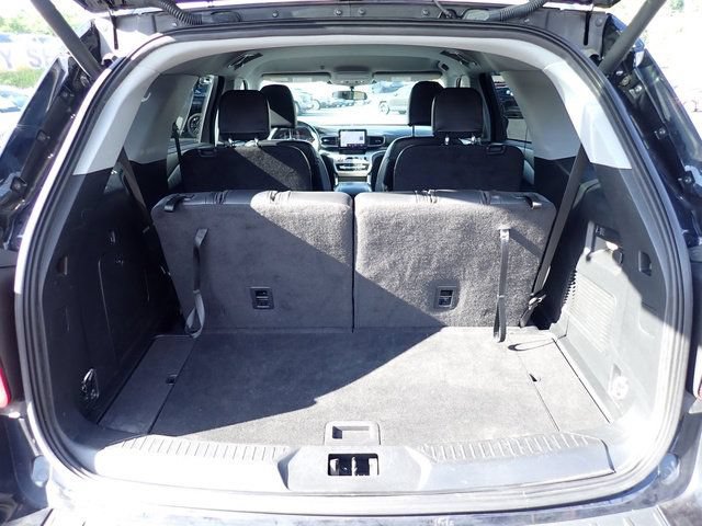 Used 2023 Ford Explorer XLT w/ Equipment Group 202A AWD/4WD image 7