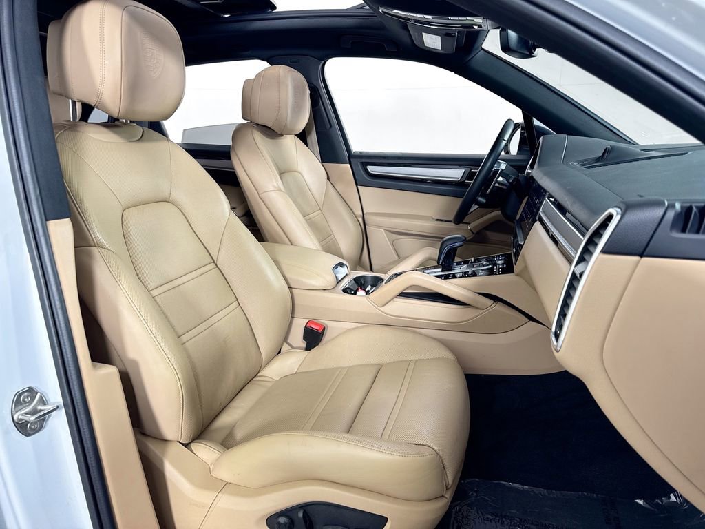 Used 2022 Porsche Cayenne E-Hybrid image 36