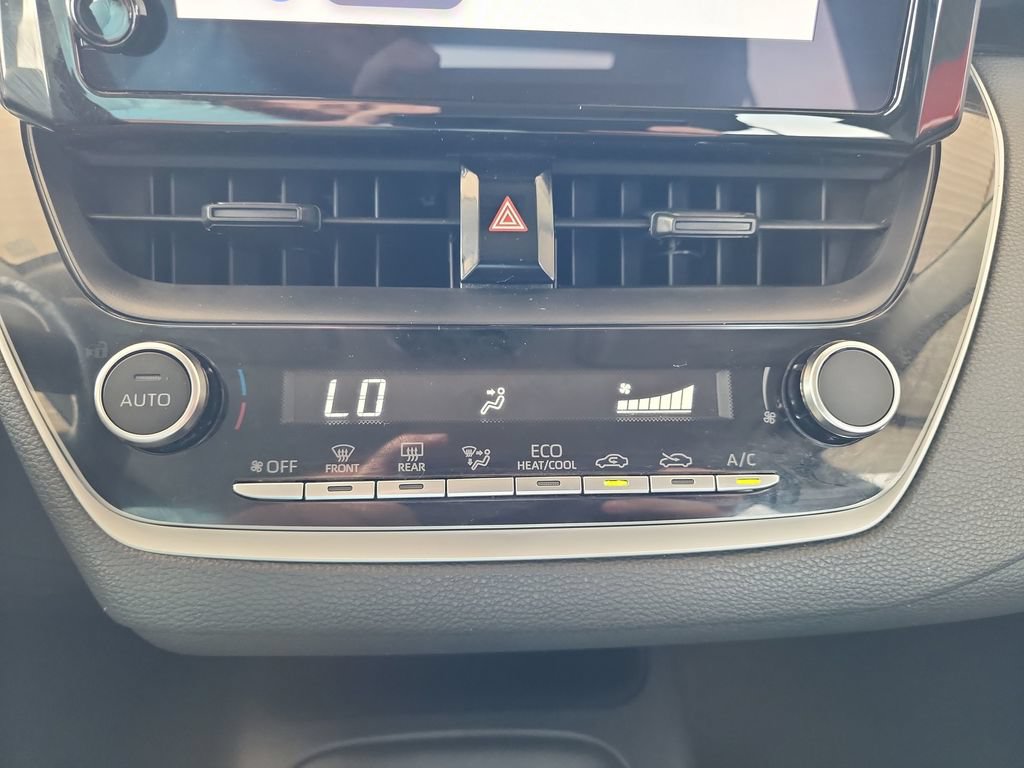 Used 2024 Toyota Corolla LE FWD image 27