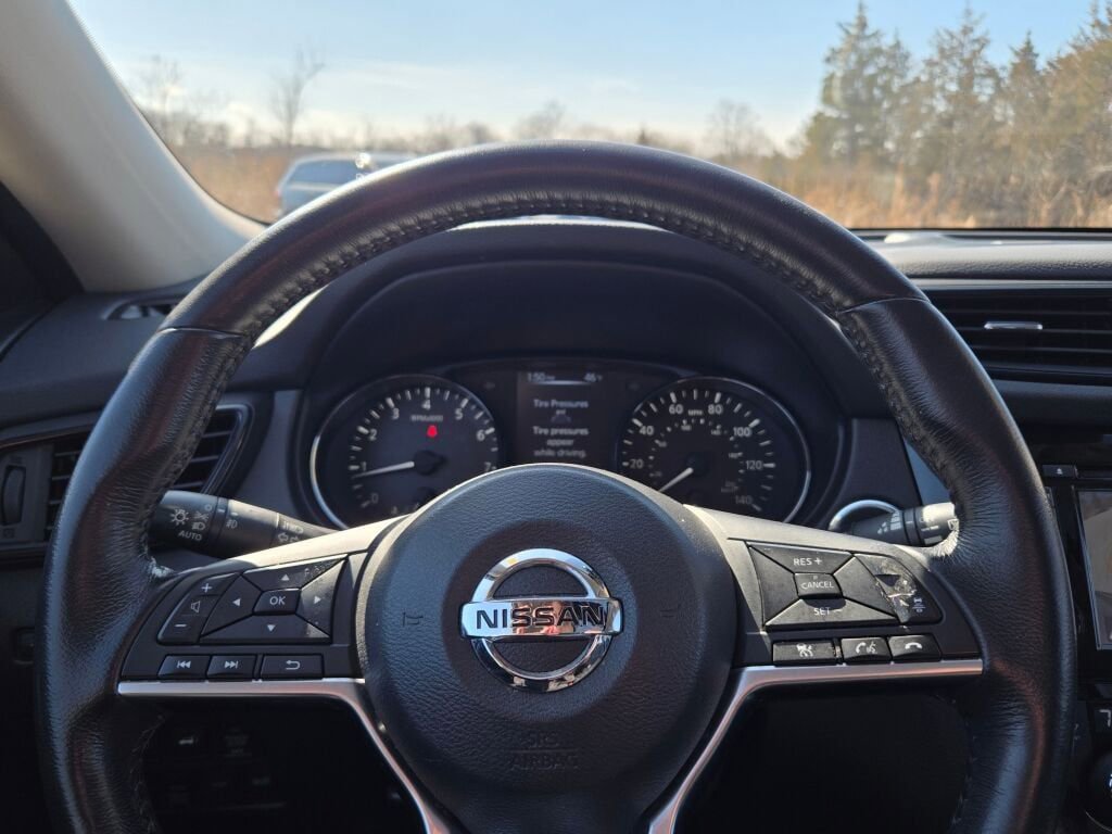 Used 2017 Nissan Rogue SL w/ SL Premium Package image 31