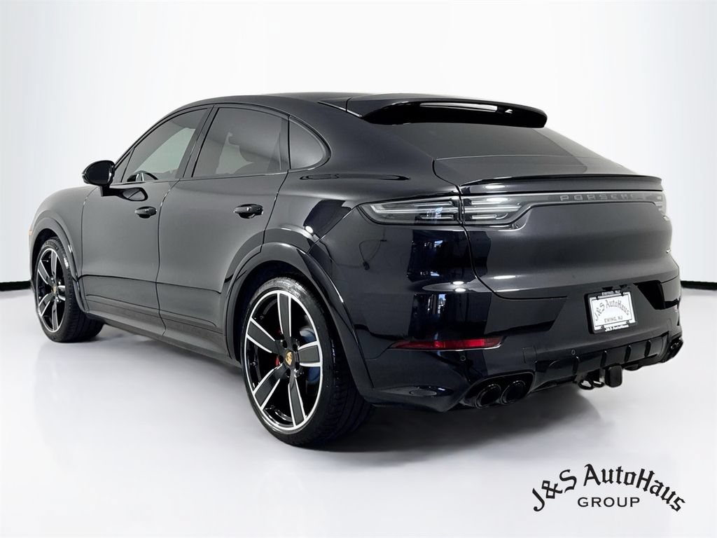 Used 2022 Porsche Cayenne GTS AWD/4WD image 5