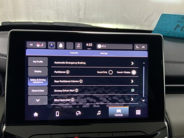 Used 2024 Jeep Compass Limited image 33