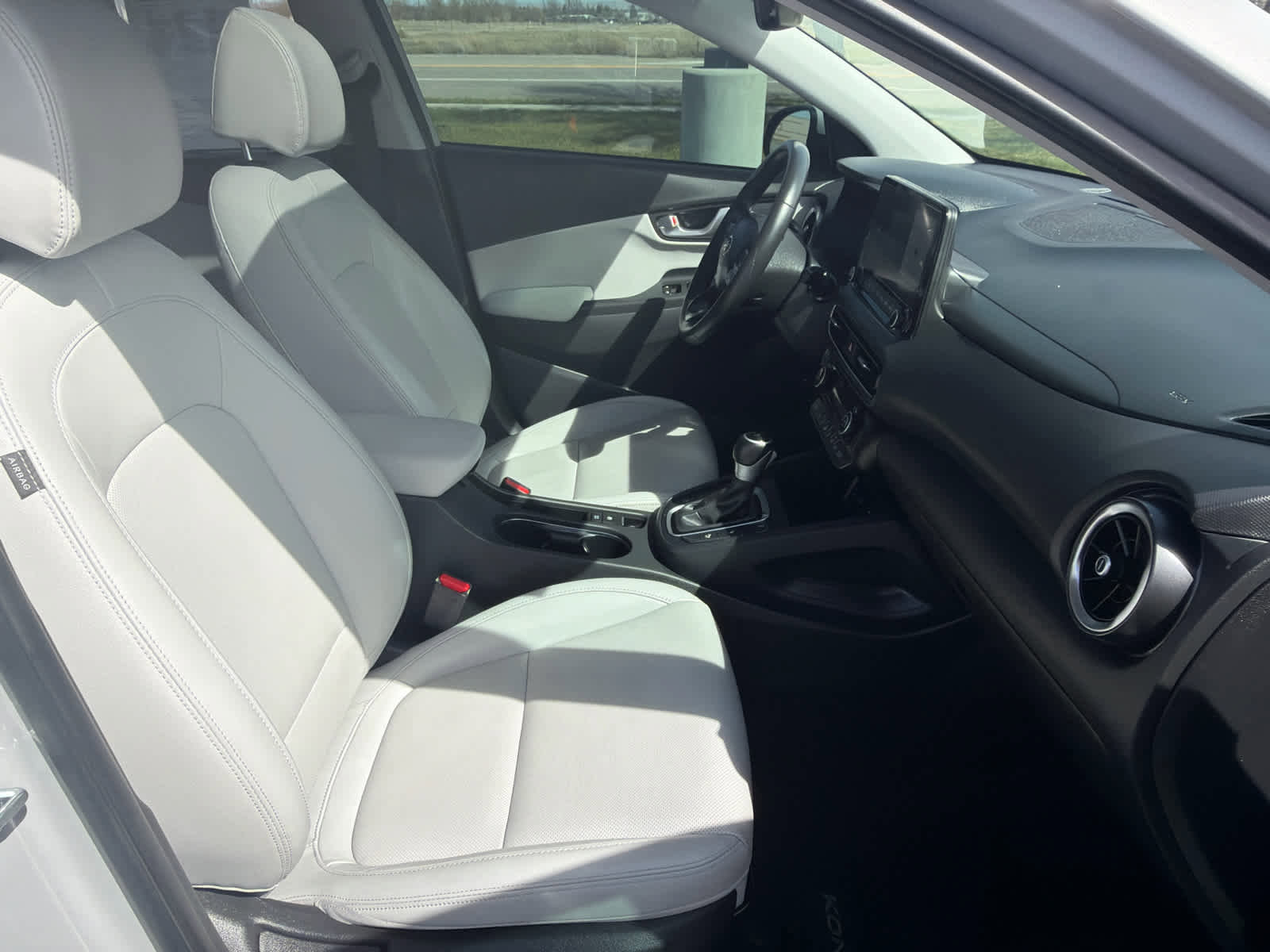 Used 2023 Hyundai Kona Limited AWD/4WD image 12