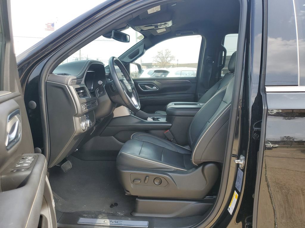 Used 2022 GMC Yukon SLT image 10