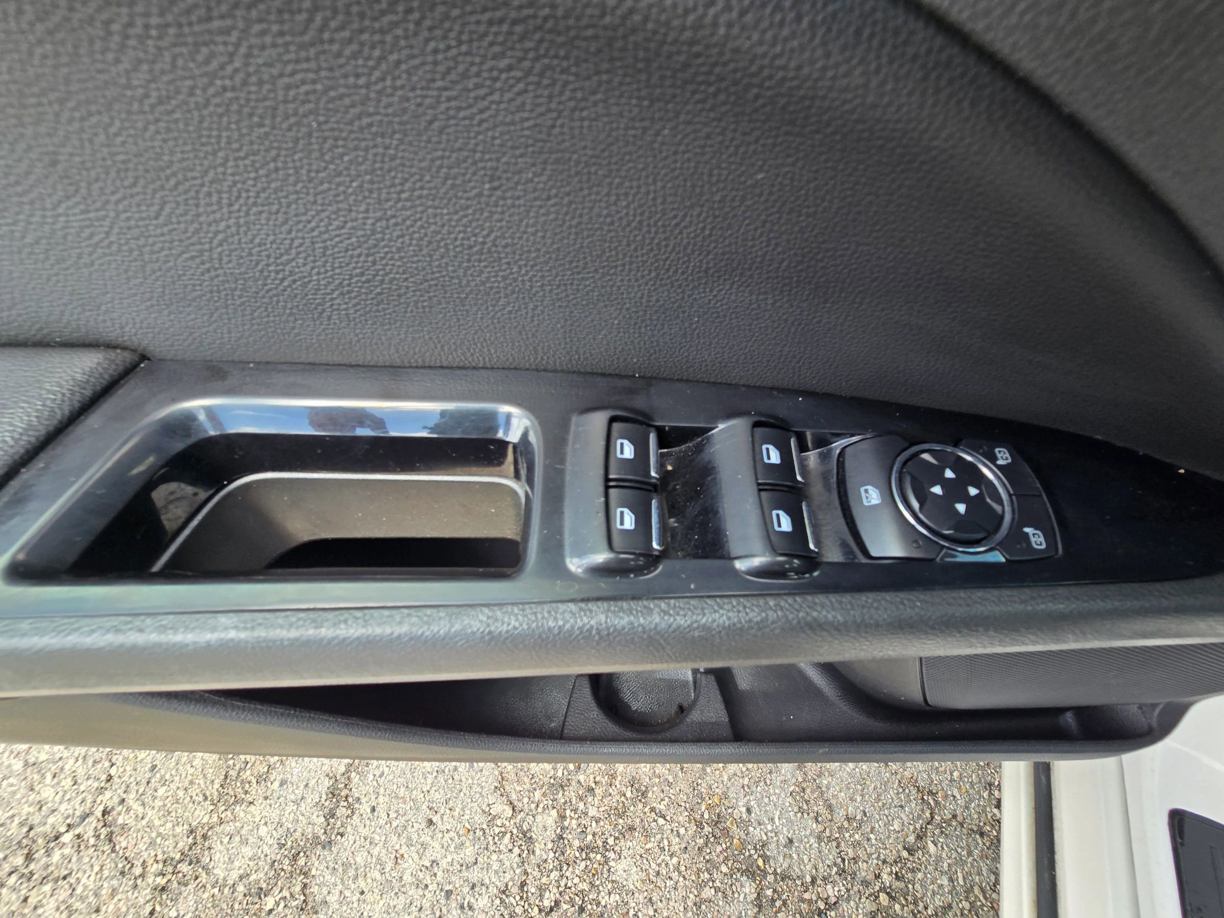 Used 2016 Ford Fusion SE w/ Equipment Group 202A FWD image 22