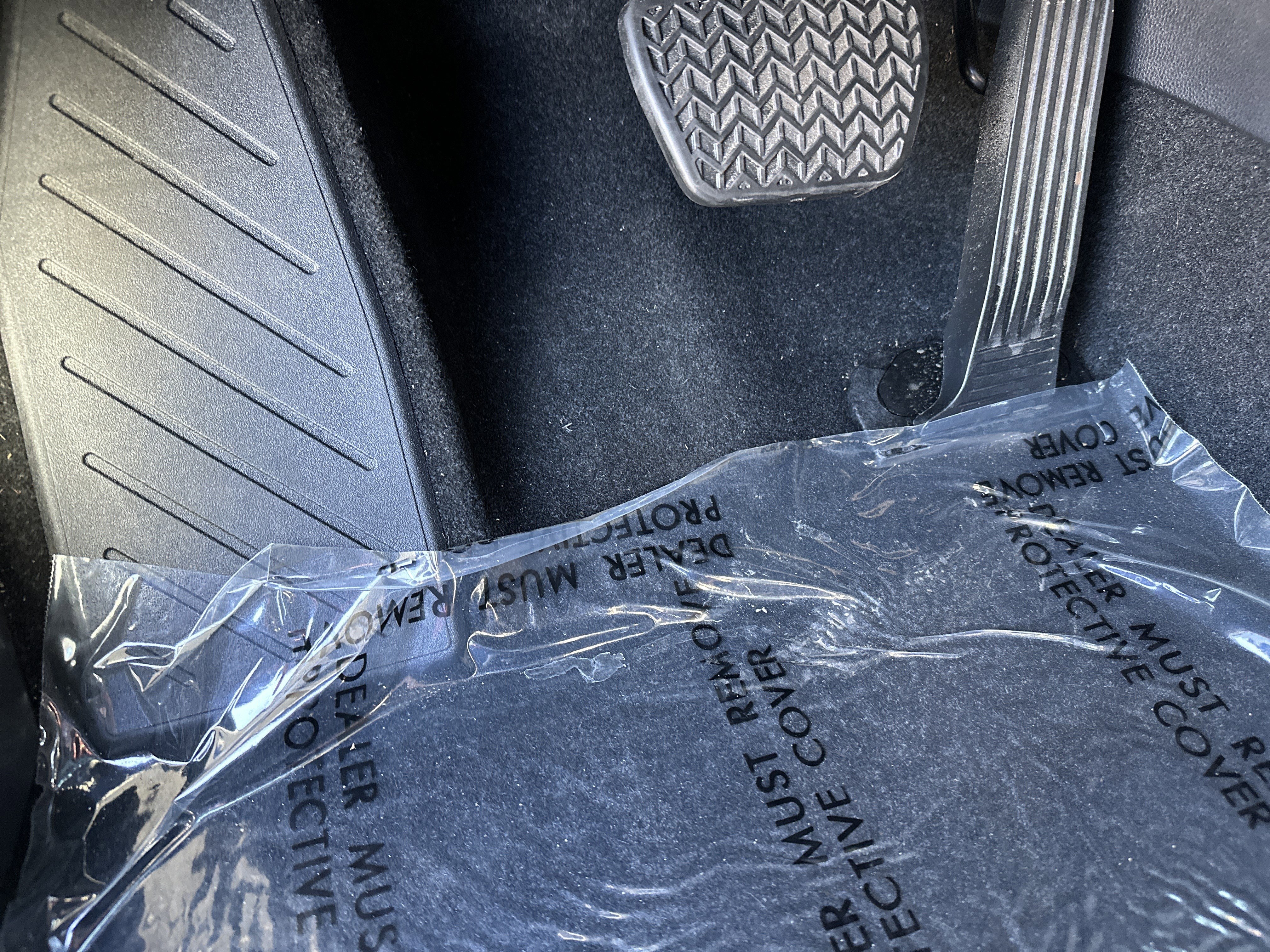 Used 2025 Toyota RAV4 SE image 17