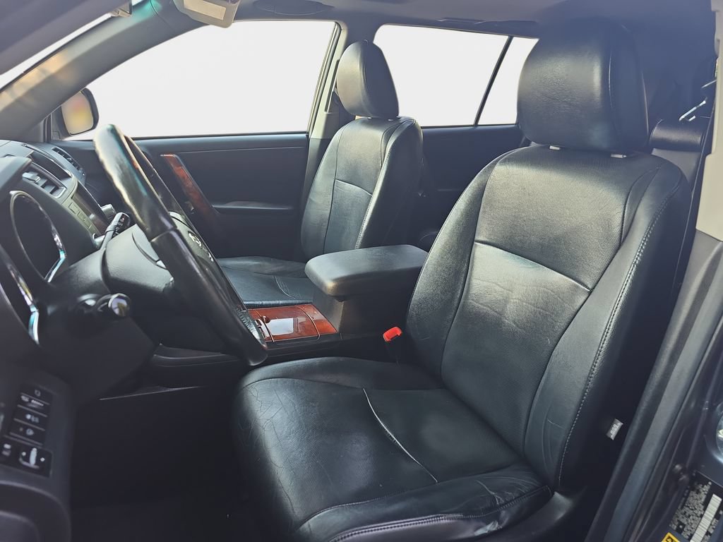 Used 2012 Toyota Highlander Limited w/ Tow Pkg AWD/4WD image 19