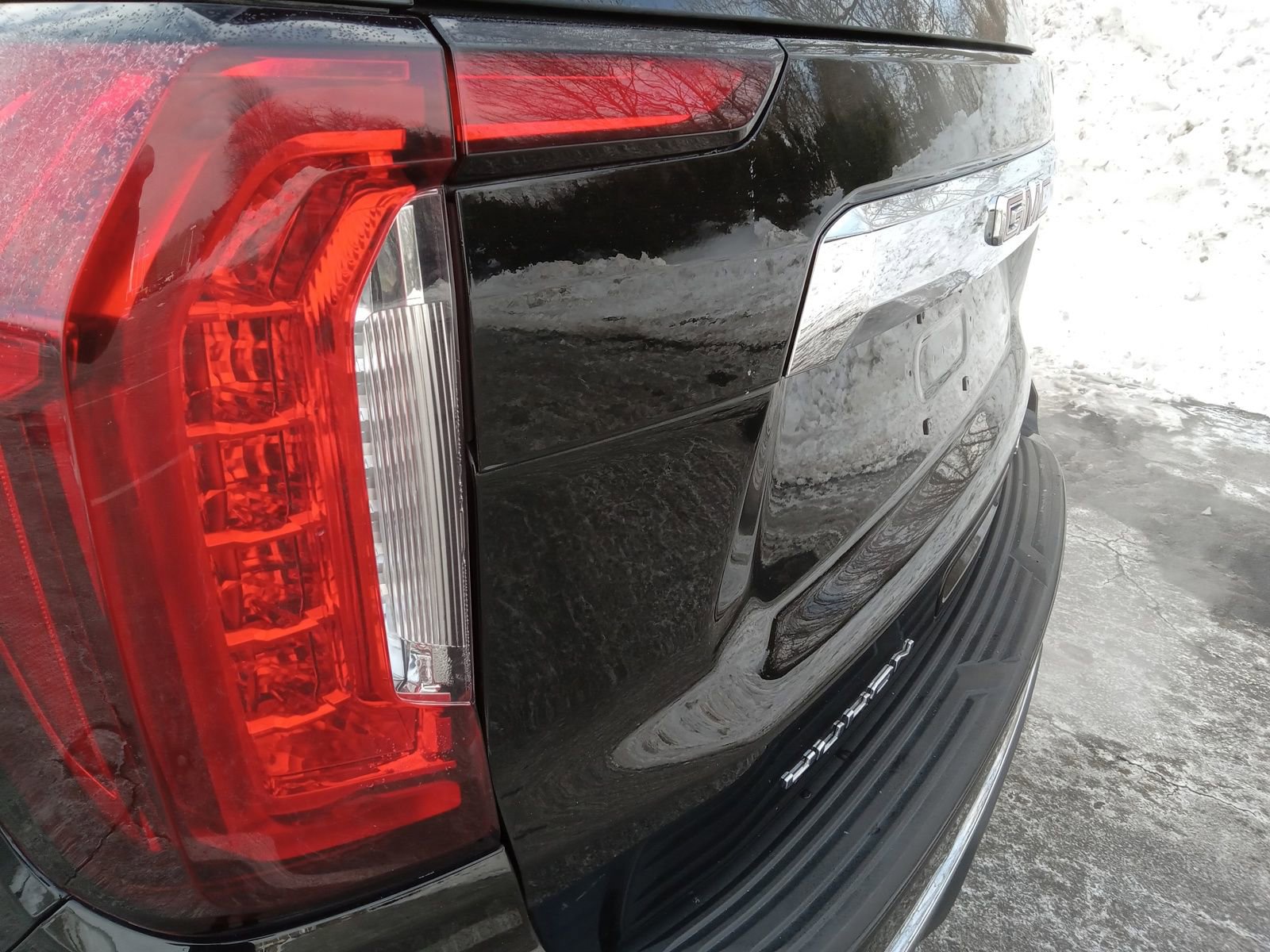 Used 2021 GMC Yukon SLT w/ SLT Luxury Package image 8