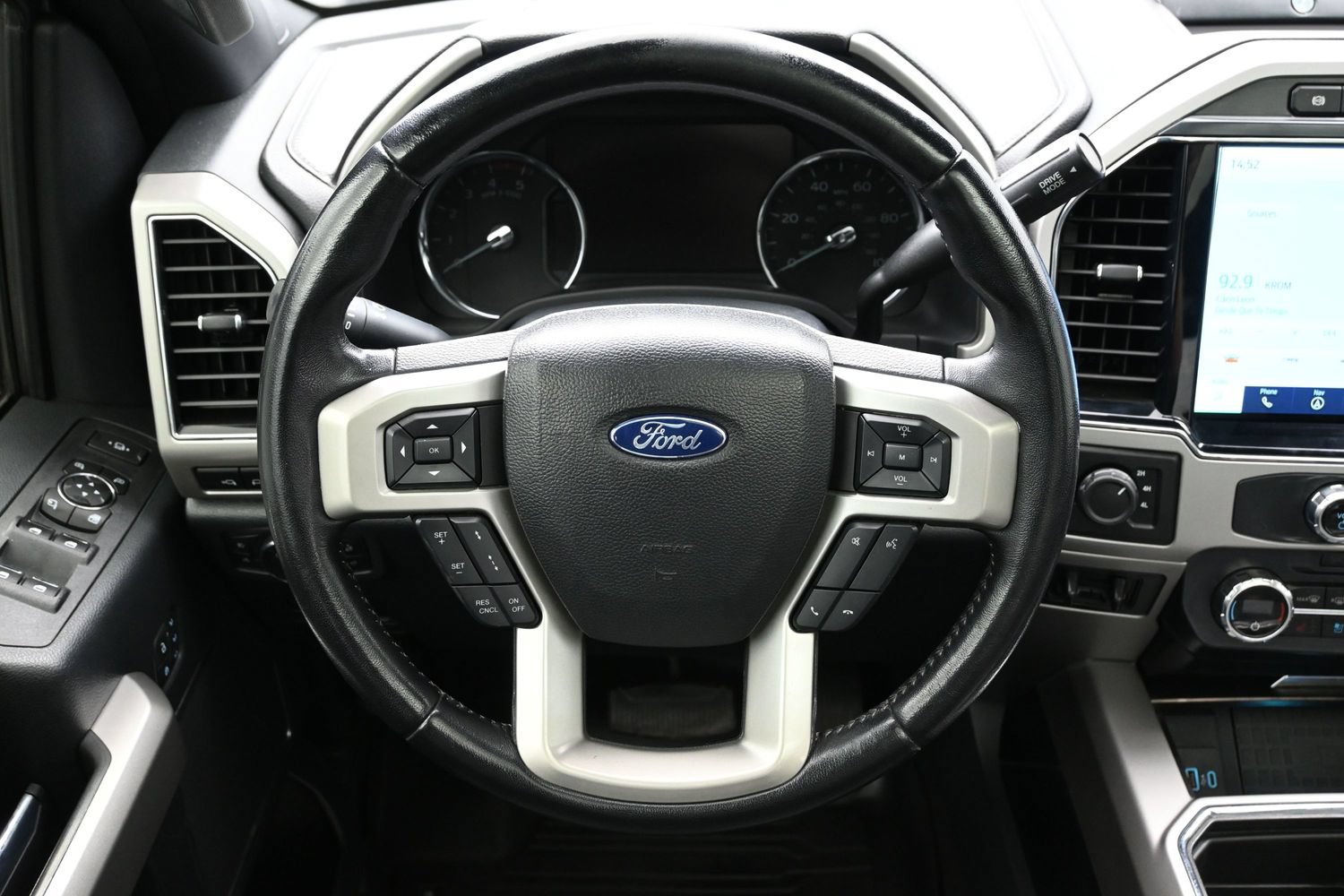 Used 2022 Ford F250 Lariat w/ Tremor Off-Road Package AWD/4WD image 15