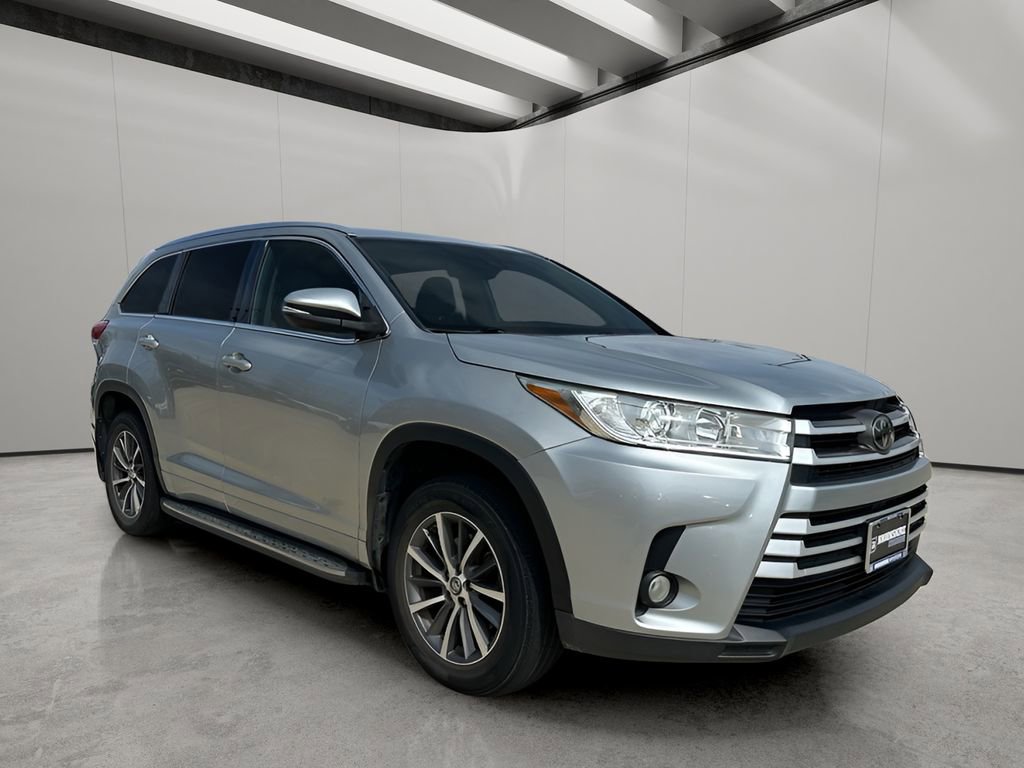 Used 2018 Toyota Highlander XLE image 7