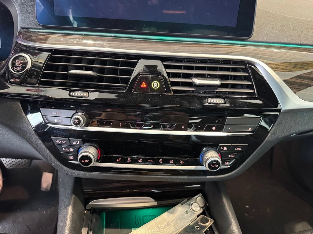 Used 2021 BMW 530i xDrive w/ Convenience Package AWD/4WD image 14