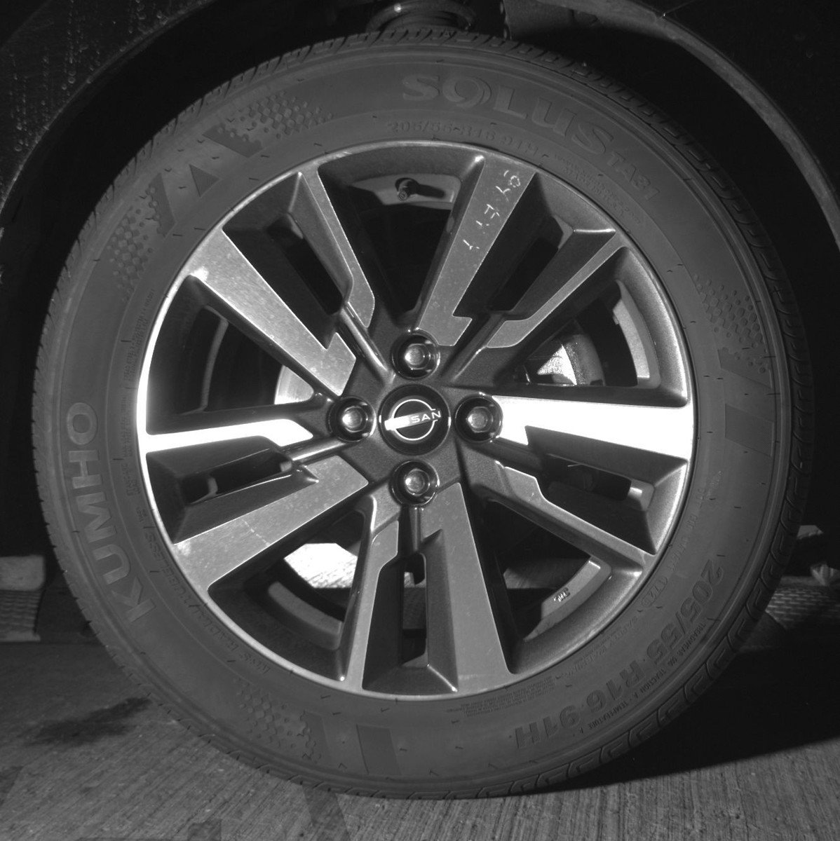 Used 2025 Nissan Versa SV image 13