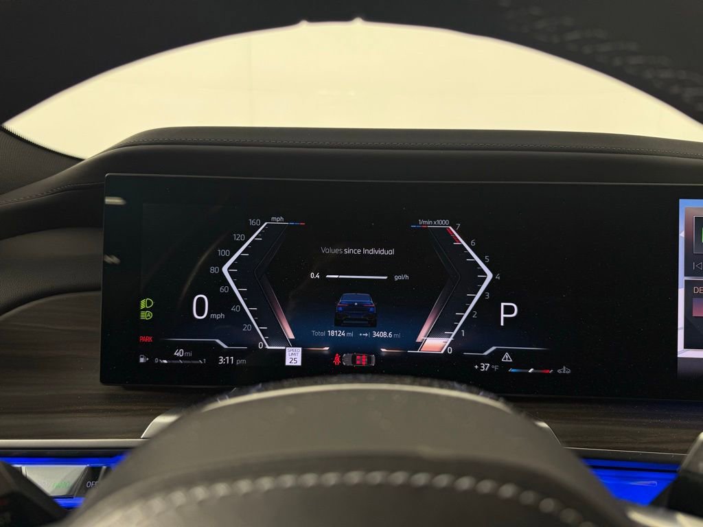 Used 2024 BMW 760i xDrive w/ Executive Package image 18